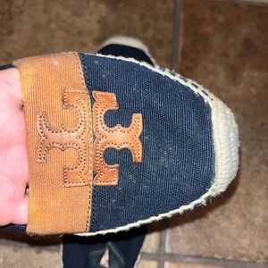 Tory Burch Flags. Size 9